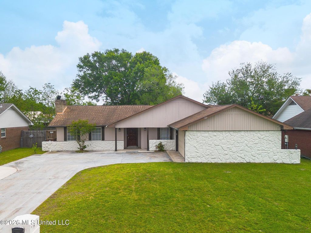 2185 Baywood Drive, Biloxi, MS 39532