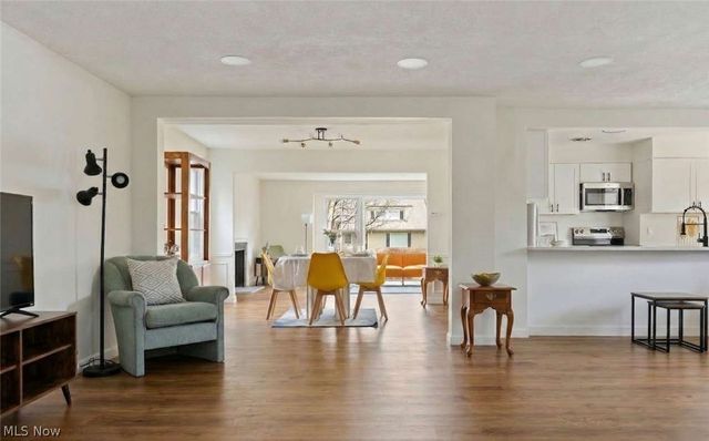 1426 Westover Road, Cleveland Heights, OH 44118