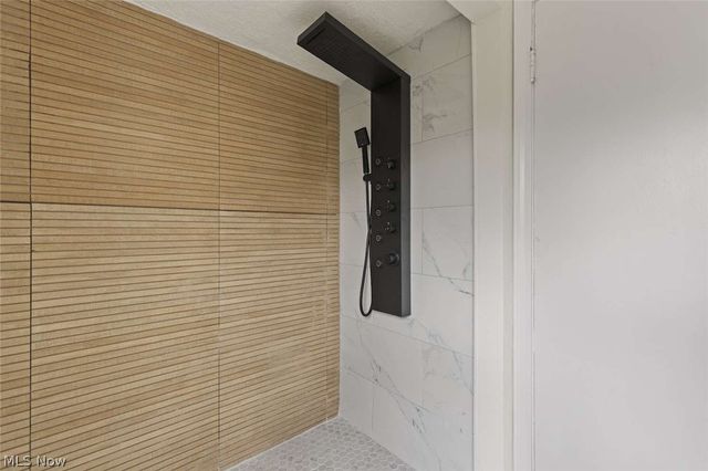 1426 Westover Road, Cleveland Heights, OH 44118