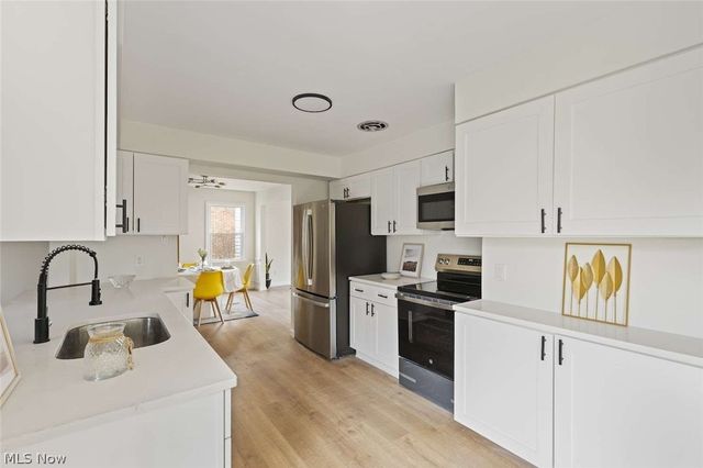 1426 Westover Road, Cleveland Heights, OH 44118