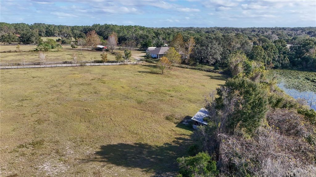 Image 6 of property listing at KENNY TRAIL, Eustis, FL 32736