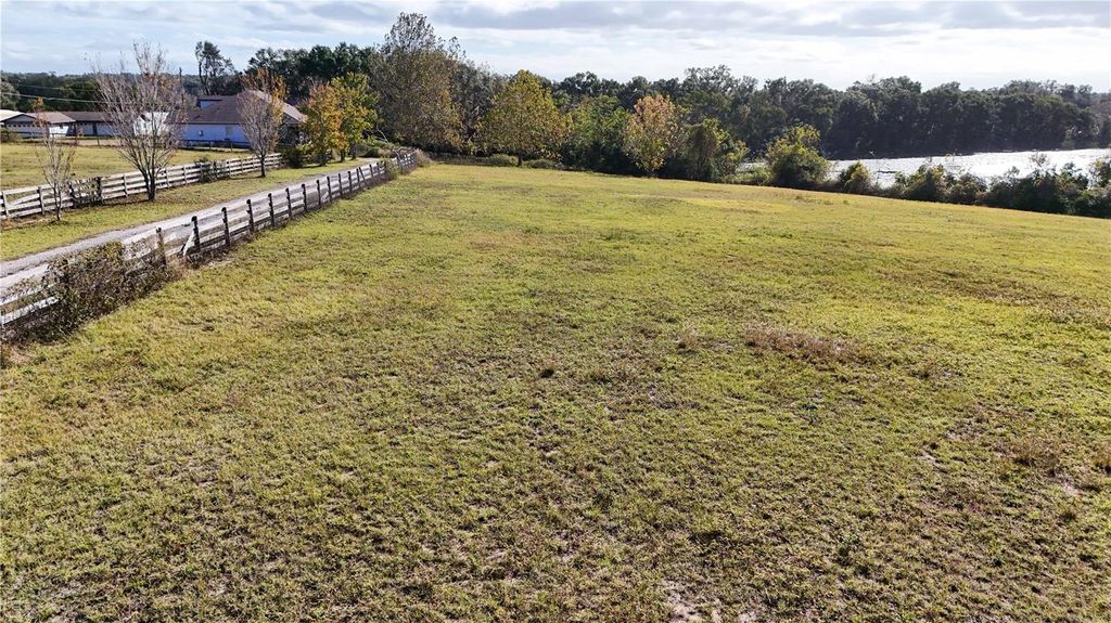 Image 8 of property listing at KENNY TRAIL, Eustis, FL 32736