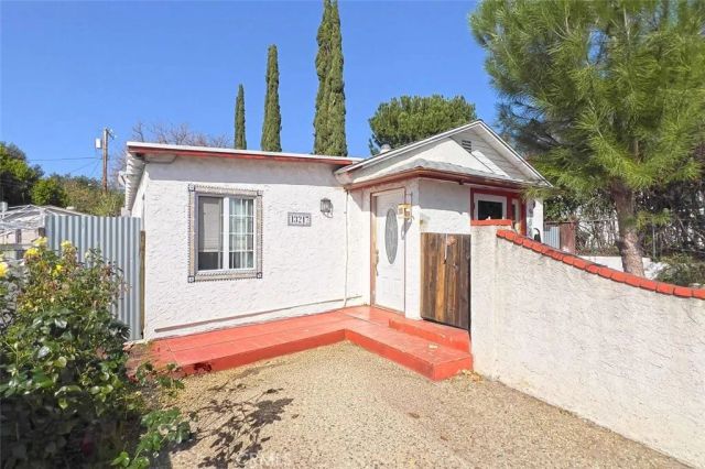 13217 Raven, Sylmar, CA 91342