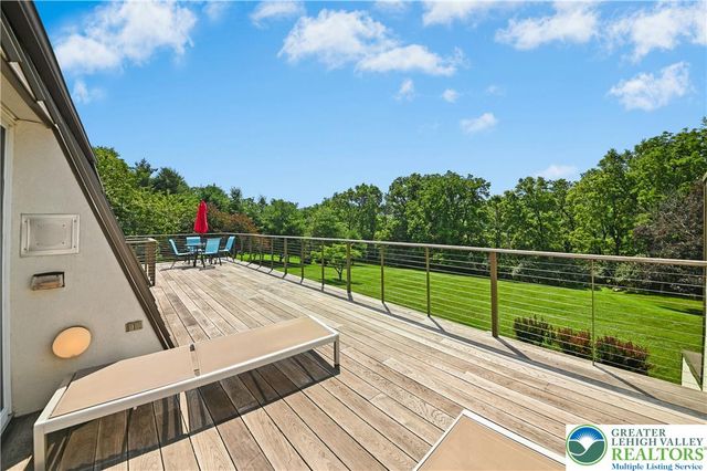 80 Sutton Place, Palmer Twp, PA 18045