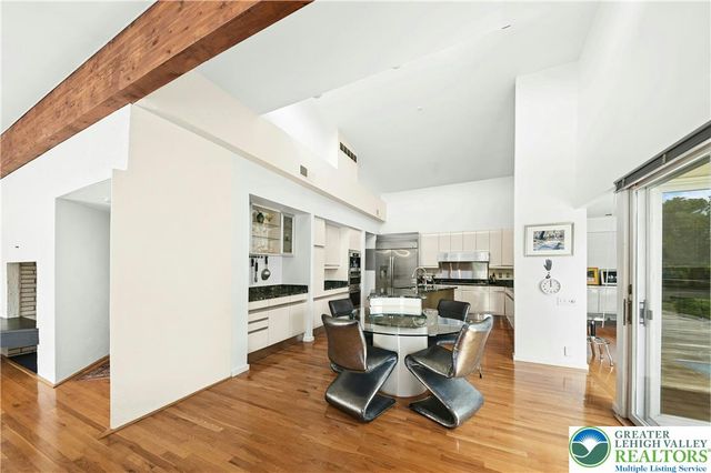 80 Sutton Place, Palmer Twp, PA 18045
