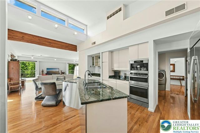 80 Sutton Place, Palmer Twp, PA 18045