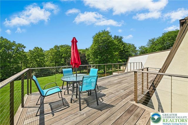 80 Sutton Place, Palmer Twp, PA 18045