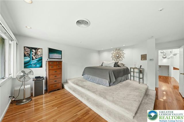 80 Sutton Place, Palmer Twp, PA 18045