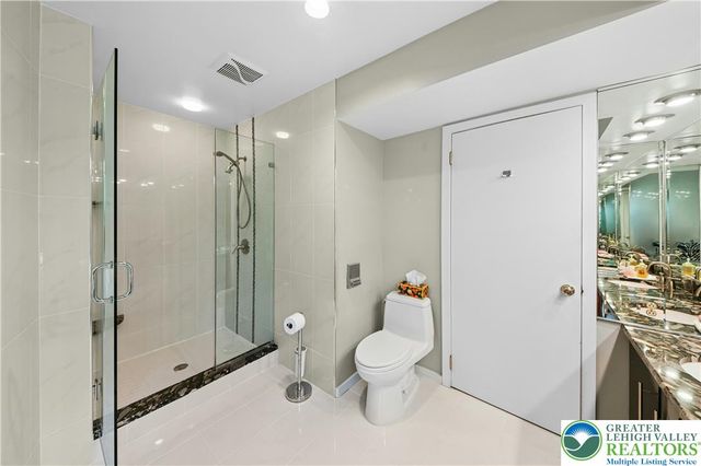 80 Sutton Place, Palmer Twp, PA 18045