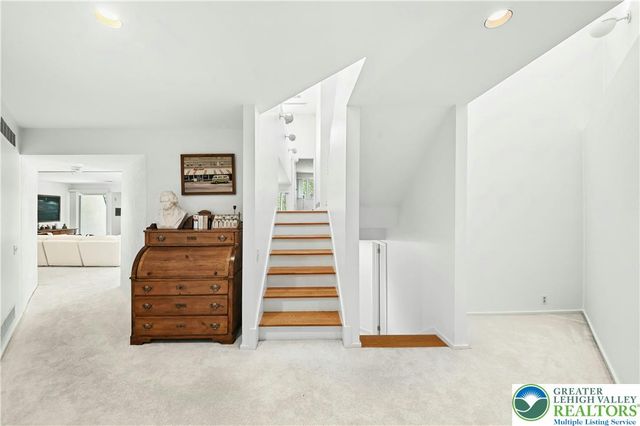 80 Sutton Place, Palmer Twp, PA 18045