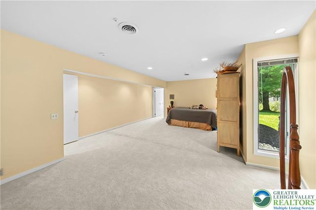 80 Sutton Place, Palmer Twp, PA 18045