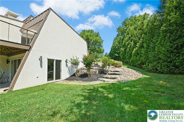 80 Sutton Place, Palmer Twp, PA 18045