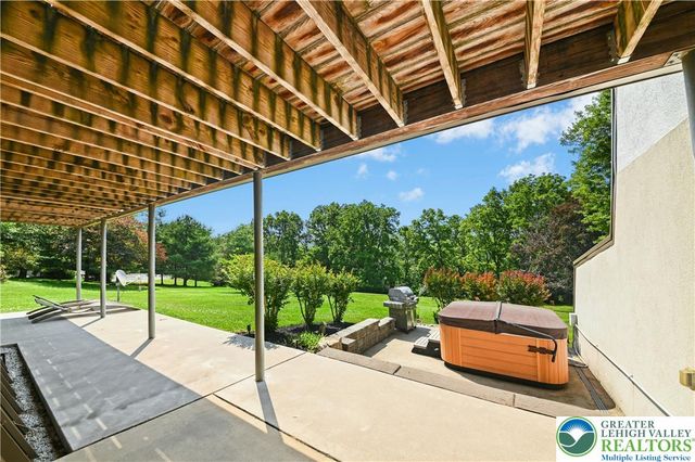 80 Sutton Place, Palmer Twp, PA 18045