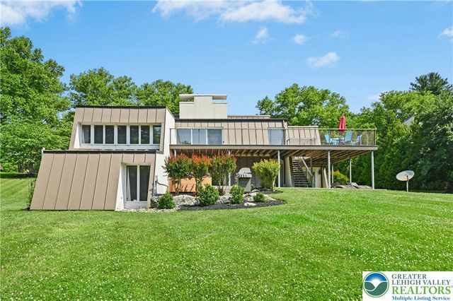 80 Sutton Place, Palmer Twp, PA 18045