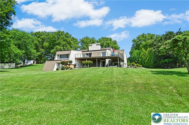 80 Sutton Place, Palmer Twp, PA 18045