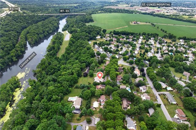80 Sutton Place, Palmer Twp, PA 18045