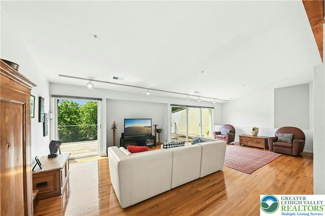 80 Sutton Place, Palmer Twp, PA 18045