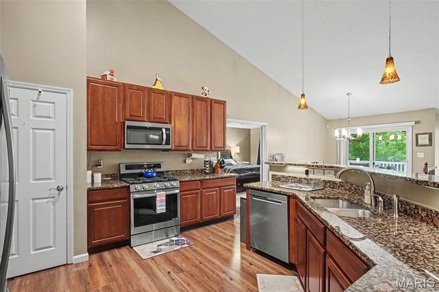 185 Roxbury Drive, O'fallon, MO 63366