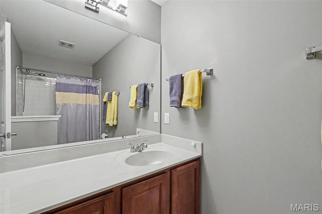 185 Roxbury Drive, O'fallon, MO 63366