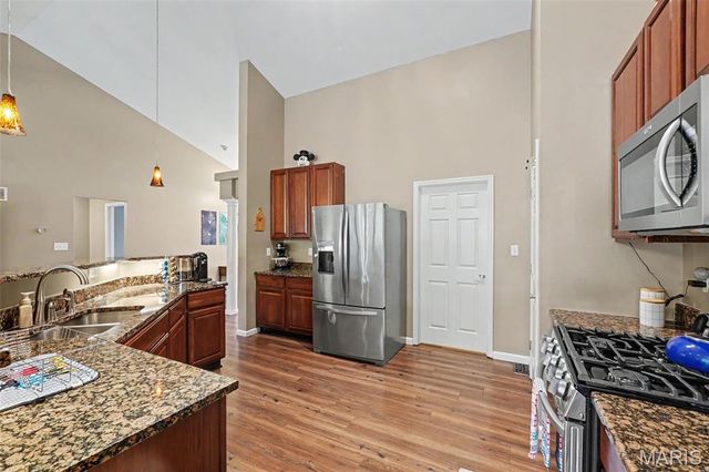 185 Roxbury Drive, O'fallon, MO 63366