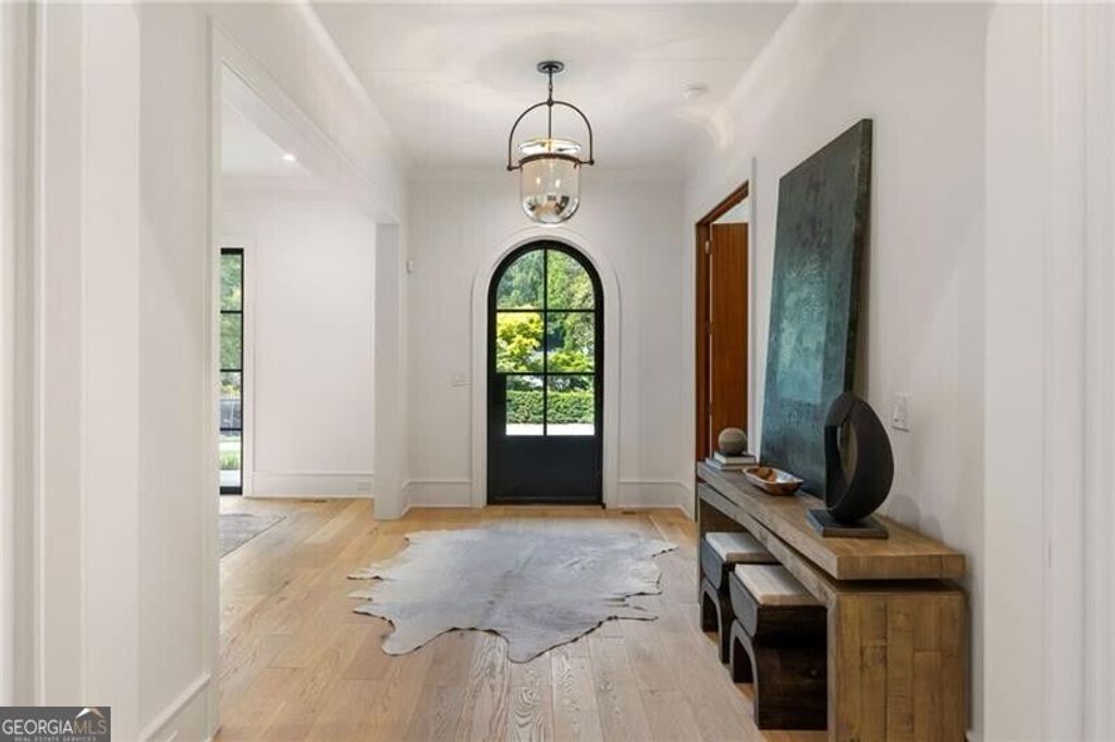 1347 W Wesley Road NW, Atlanta, GA 30327 — photo 2