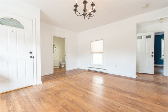 14 Pleasant St C, Franklin, MA 02038