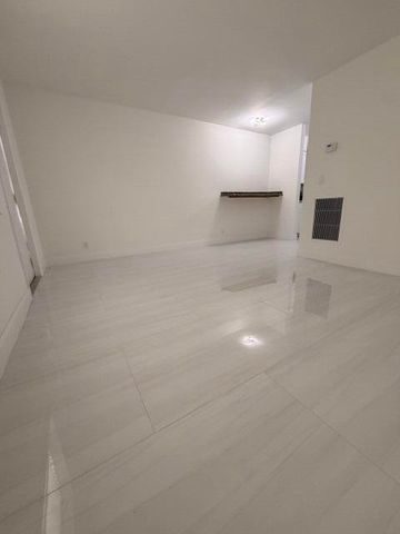 968 W 9TH Street B2, Riviera Beach, FL 33404