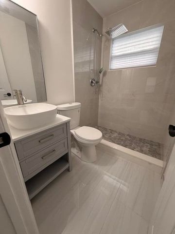 968 W 9TH Street B2, Riviera Beach, FL 33404