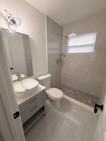 968 W 9TH Street B2, Riviera Beach, FL 33404