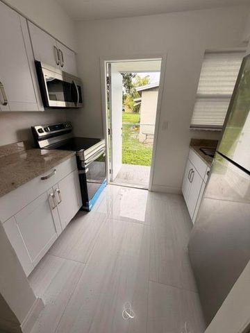 968 W 9TH Street B2, Riviera Beach, FL 33404