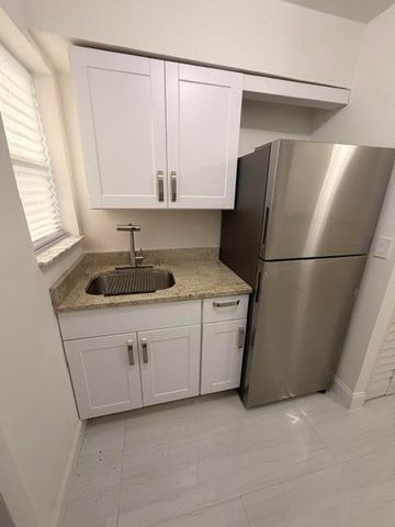 968 W 9TH Street B2, Riviera Beach, FL 33404