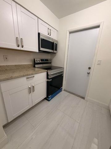 968 W 9TH Street B2, Riviera Beach, FL 33404