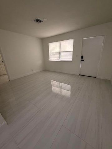 968 W 9TH Street B2, Riviera Beach, FL 33404