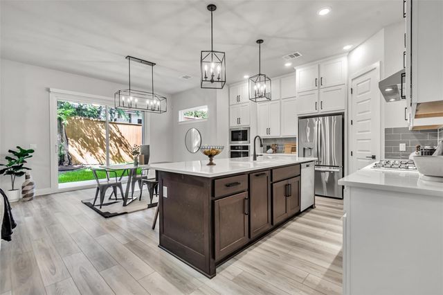 1808 Holly ST, Austin, TX 78702