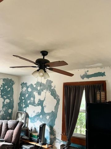 856 Newport, Attleboro, MA 02703