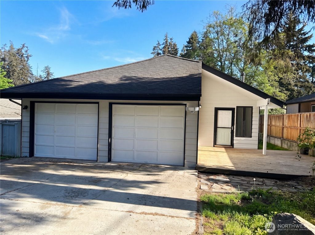 515 Thistle Street, Port Angeles, WA 98362
