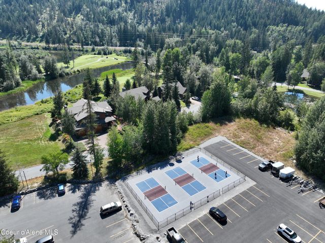 151 Oxbow Rd, Sandpoint, ID 83864