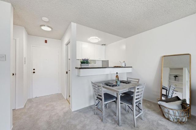 930 Peninsula Avenue 306, San Mateo, CA 94401