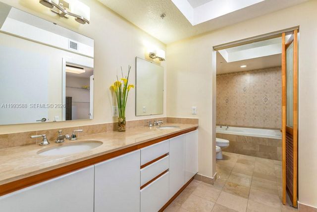 1500 Ocean Drive 609, Miami Beach, FL 33139