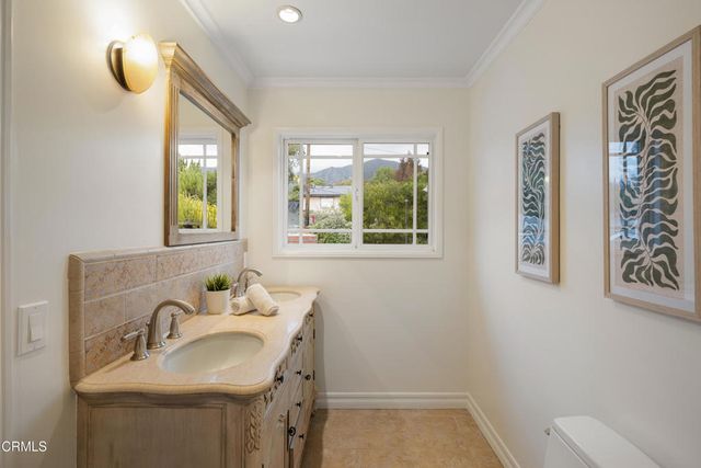 941 Chehalem Road, La Canada Flintridge, CA 91011