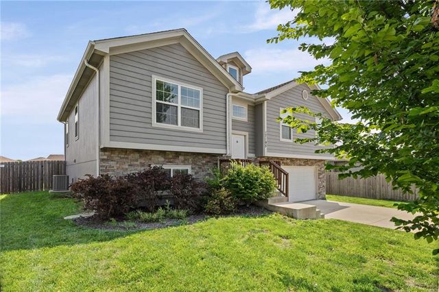 17195 S Pratt Street, Gardner, KS 66030