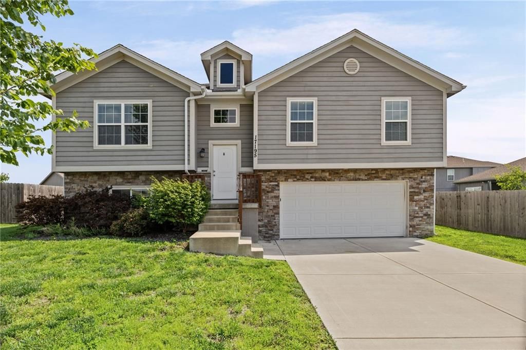 17195 S Pratt Street, Gardner, KS 66030