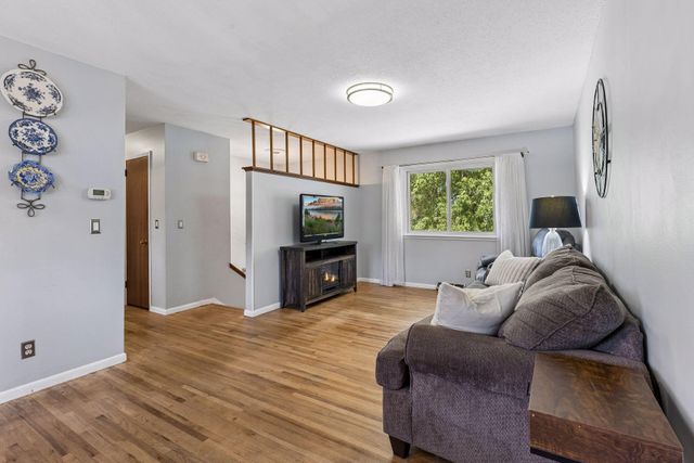 2516 103rd Avenue NW, Coon Rapids, MN 55433