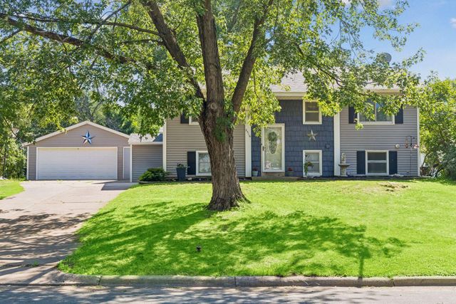 2516 103rd Avenue NW, Coon Rapids, MN 55433