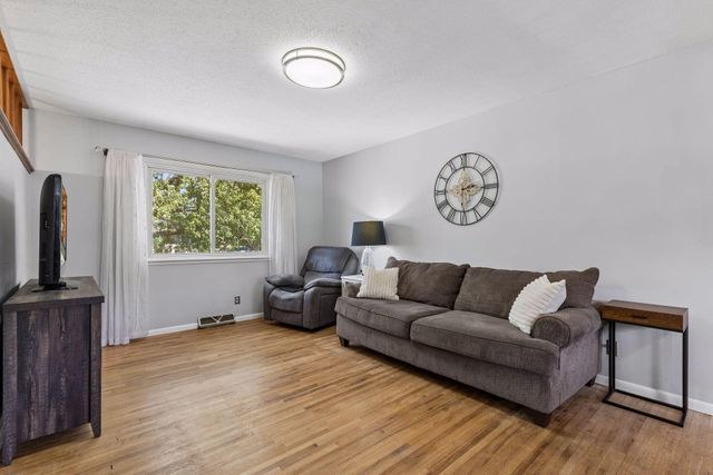 2516 103rd Avenue NW, Coon Rapids, MN 55433