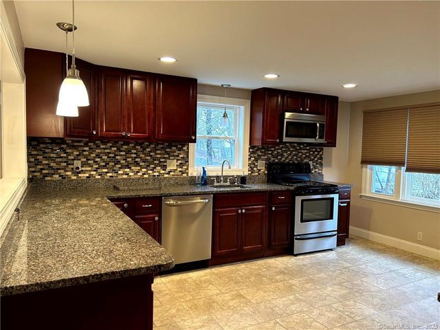 30 Fulton Drive, Groton, CT 06340