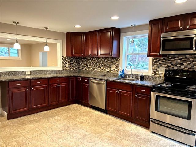 30 Fulton Drive, Groton, CT 06340