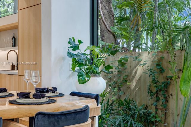 1000 NW 9th Ct, Miami, FL 33136