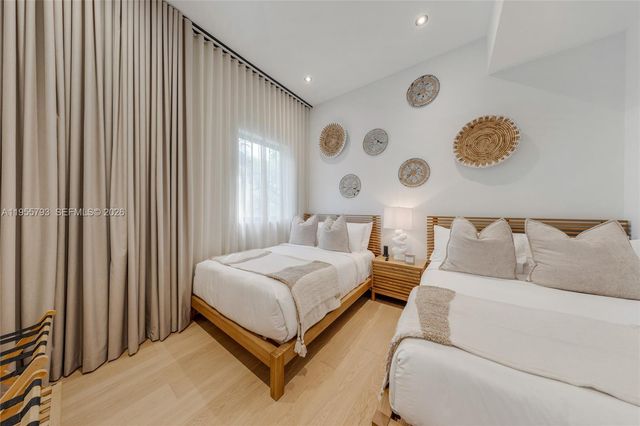 1000 NW 9th Ct, Miami, FL 33136