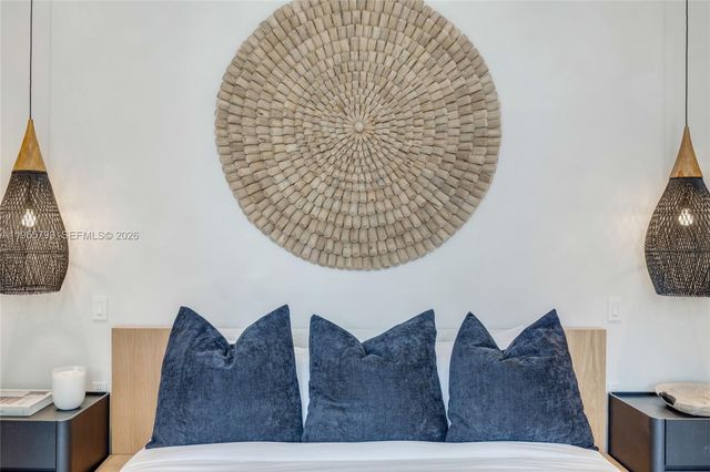 1000 NW 9th Ct, Miami, FL 33136